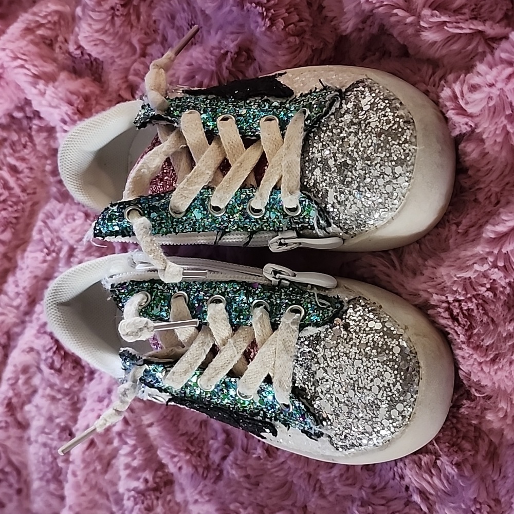 Girls sparkly tennis shoes